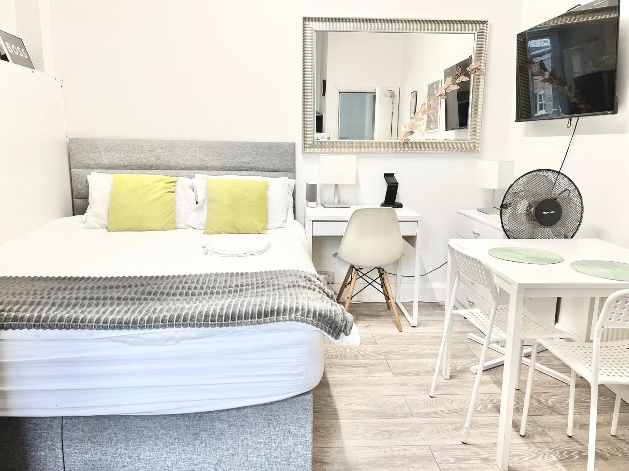 Apartment Complete Flat Netflix And Fast Wifi London